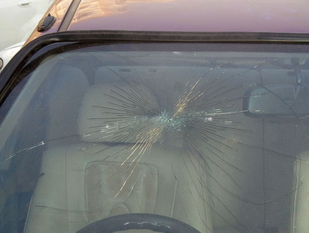 car windscreen replacement - Windscreen Repairs Perth broken car windscreen - Windscreen Repairs Perth